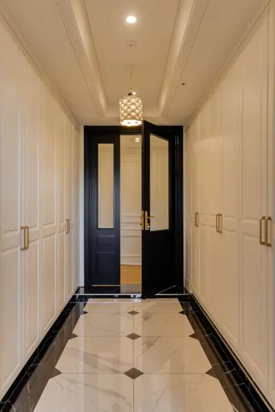 양개중문이 열린 클래식 힐스테이트 현관 인테리어